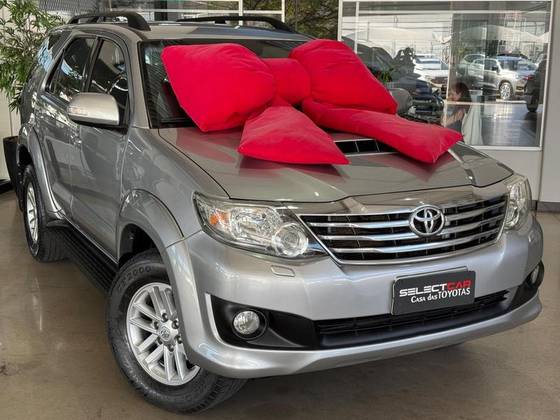 TOYOTA HILUX SW4 3.0 SRV 4X4 16V TURBO INTERCOOLER DIESEL 4P AUTOMÁTICO TOYOTA HILUX SW4 3.0 SRV 4X4 16V TURBO INTERCOOLER DIESEL 4P AUTOMÁTICO